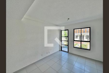 Sala de casa de condomínio à venda com 2 quartos, 62m² em Vargem Grande, Rio de Janeiro