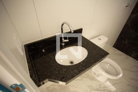 Banheiro de apartamento à venda com 1 quarto, 30m² em Parque Peruche, São Paulo
