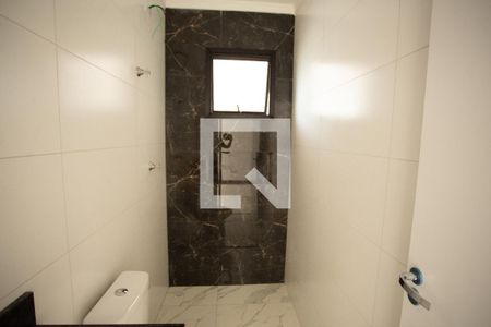Banheiro de apartamento à venda com 1 quarto, 30m² em Parque Peruche, São Paulo