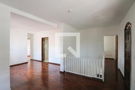 Sala 1 de casa para alugar com 4 quartos, 100m² em Céu Azul, Belo Horizonte