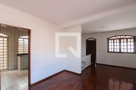 Sala 2 de casa para alugar com 4 quartos, 100m² em Céu Azul, Belo Horizonte