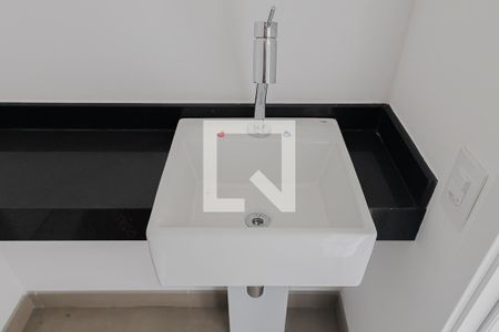 Banheiro de kitnet/studio à venda com 1 quarto, 24m² em Cerqueira César, São Paulo