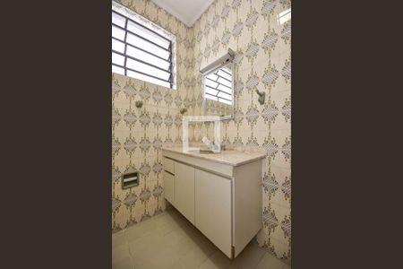 Banheiro de casa à venda com 3 quartos, 190m² em Vila Inah, São Paulo