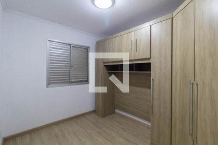 Quarto 1 de apartamento para alugar com 2 quartos, 52m² em Vila Carmosina, São Paulo