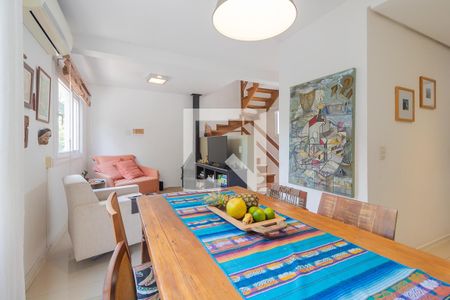 Sala de casa de condomínio à venda com 2 quartos, 130m² em Ipanema, Porto Alegre