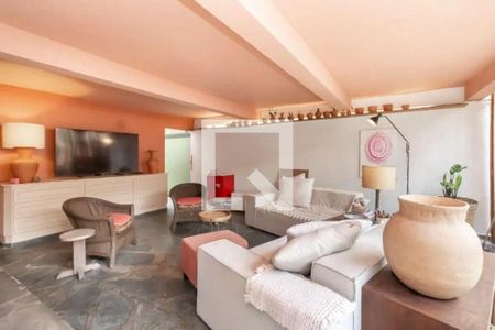 Casa à venda com 4 quartos, 300m² em Indianópolis, São Paulo