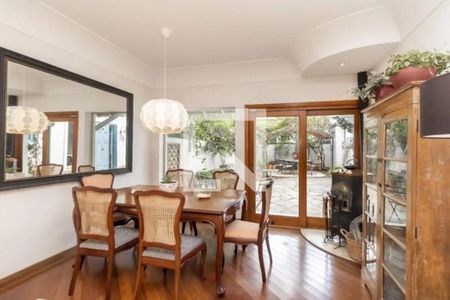 Casa à venda com 4 quartos, 300m² em Indianópolis, São Paulo