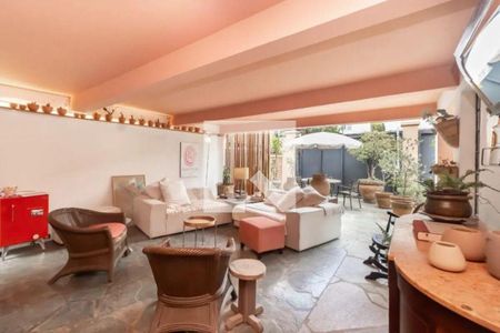 Casa à venda com 4 quartos, 300m² em Indianópolis, São Paulo