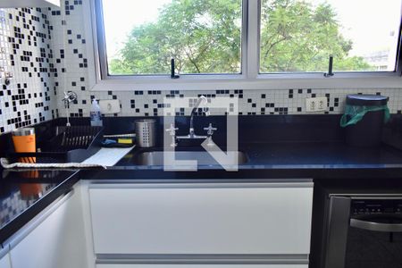 Cozinha de apartamento à venda com 3 quartos, 134m² em Vila Monte Alegre, São Paulo
