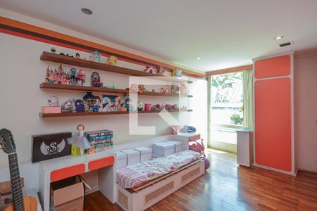 Quarto 2 de casa à venda com 7 quartos, 639m² em Jardim Santa Helena, São Paulo