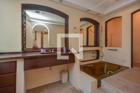 Banheiro da Suíte 1 de casa à venda com 7 quartos, 639m² em Jardim Santa Helena, São Paulo