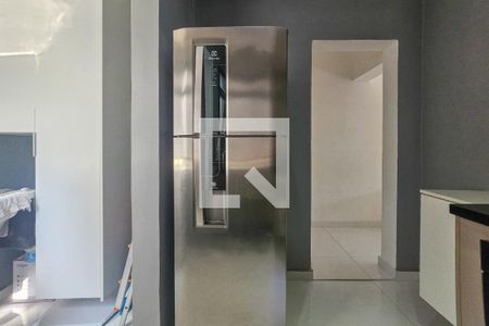 Cozinha de apartamento para alugar com 2 quartos, 85m² em Jardim Tejereba, Guarujá