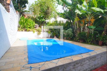 Quintal - Piscina de casa à venda com 4 quartos, 300m² em Vila Jardim, Porto Alegre