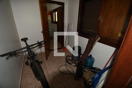 Quarto de Serviço de casa de condomínio para alugar com 4 quartos, 420m² em Conjunto Habitacional Vila Santana (sousas), Campinas