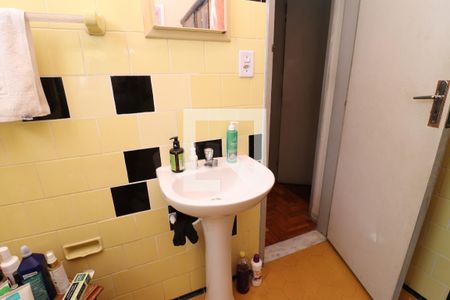 Banheiro de apartamento para alugar com 1 quarto, 58m² em I. Governador, Rio de Janeiro