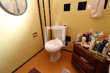 Banheiro de apartamento para alugar com 1 quarto, 58m² em I. Governador, Rio de Janeiro