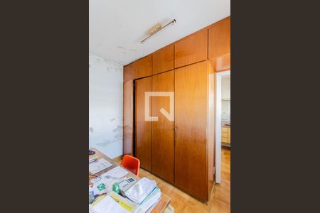 Closet Suíte  de casa à venda com 4 quartos, 210m² em Vila Monumento, São Paulo
