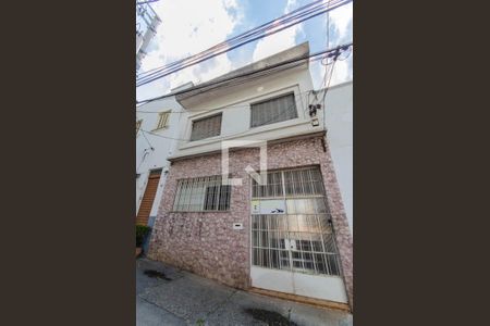 Fachada de casa à venda com 4 quartos, 210m² em Vila Monumento, São Paulo