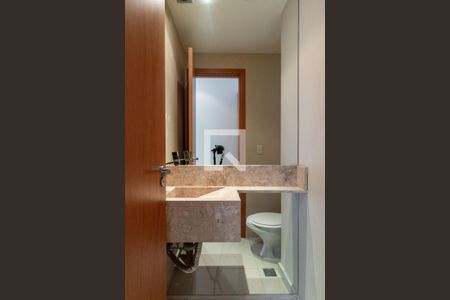 Lavabo de apartamento para alugar com 3 quartos, 135m² em Perdizes, São Paulo