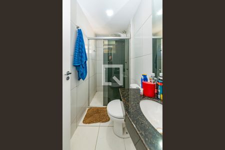 Banheiro Social de apartamento à venda com 2 quartos, 55m² em Cabral, Contagem