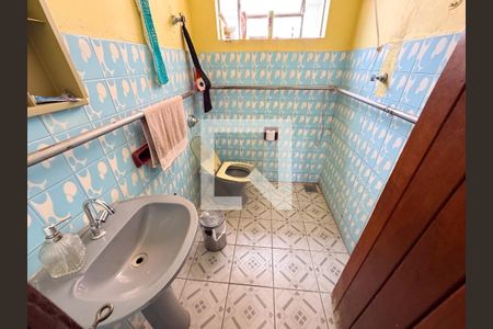 Banheiro de casa à venda com 3 quartos, 330m² em Novo Eldorado, Contagem