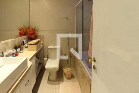 Banheiro da Suíte 3 de apartamento à venda com 3 quartos, 174m² em Jardim Avelino, São Paulo