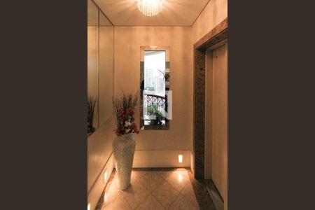 Hall do elevador privativo de apartamento à venda com 3 quartos, 174m² em Jardim Avelino, São Paulo