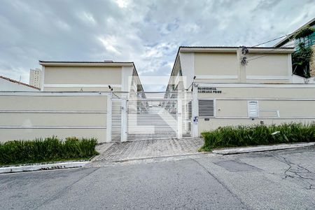 Fachada - Plaquinha de casa de condomínio à venda com 3 quartos, 230m² em Vila Bertioga, São Paulo