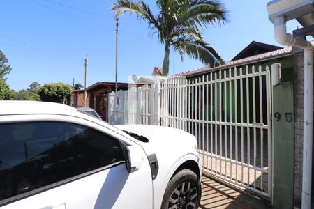 Fachada de casa à venda com 2 quartos, 107m² em Feitoria, São Leopoldo
