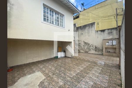 Garagem de casa à venda com 2 quartos, 270m² em Vila Bertioga, São Paulo