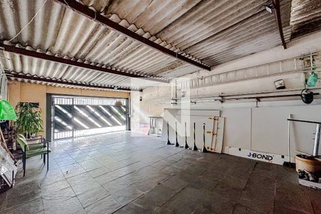 Garagem de casa à venda com 6 quartos, 234m² em Vila Prudente, São Paulo