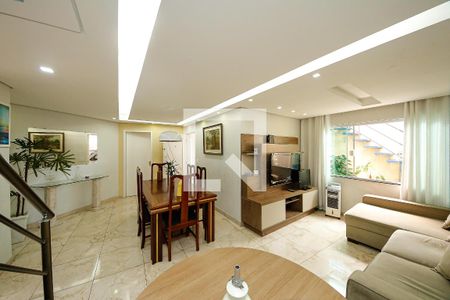Sala de casa para alugar com 4 quartos, 141m² em Parque São Lucas, São Paulo