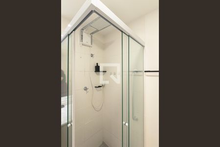Banheiro de kitnet/studio para alugar com 1 quarto, 27m² em Vila Nova Conceição, São Paulo