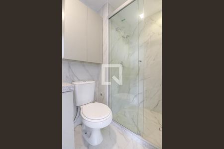 Banheiro de kitnet/studio à venda com 1 quarto, 43m² em Petrópolis, Porto Alegre