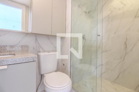 Banheiro de kitnet/studio à venda com 1 quarto, 43m² em Petrópolis, Porto Alegre