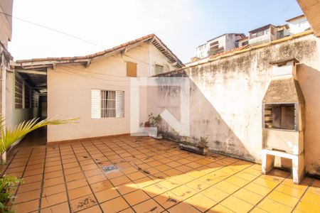 Quintal e Churrasqueira de casa à venda com 2 quartos, 180m² em Quitaúna, Osasco