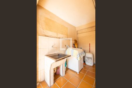 Área de Serviço de casa à venda com 2 quartos, 180m² em Quitaúna, Osasco
