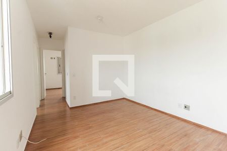 Sala de apartamento para alugar com 3 quartos, 55m² em Vila Carmosina, São Paulo