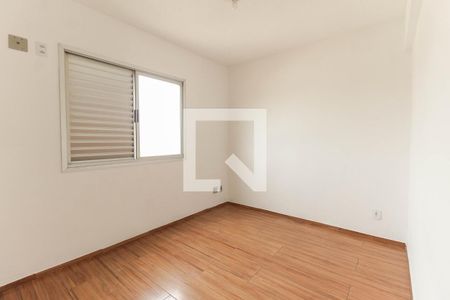 Quarto 2 de apartamento para alugar com 3 quartos, 55m² em Vila Carmosina, São Paulo