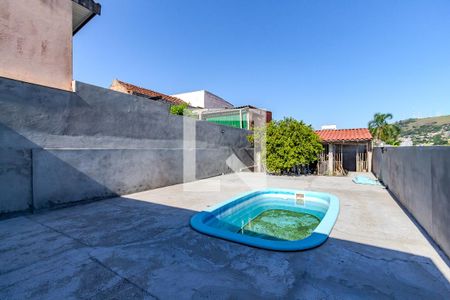 Quintal de casa à venda com 2 quartos, 106m² em Partenon, Porto Alegre