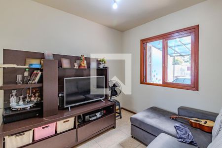 Sala de TV de casa à venda com 2 quartos, 106m² em Partenon, Porto Alegre