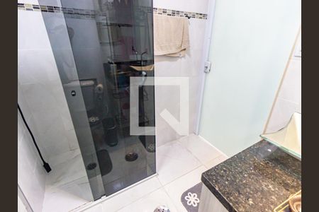 Banheiro de apartamento à venda com 2 quartos, 72m² em Vila Canero, São Paulo