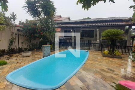 Fachada de casa de condomínio à venda com 3 quartos, 300m² em Taquara, Rio de Janeiro