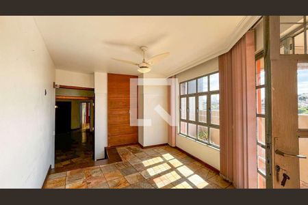 Apartamento à venda com 3 quartos, 129m² em Santa Efigênia, Belo Horizonte