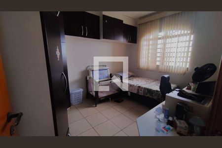 Casa à venda com 3 quartos, 144m² em Serrano, Belo Horizonte