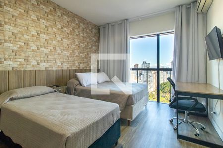 Quarto de apartamento para alugar com 1 quarto, 67m² em Centro, Curitiba