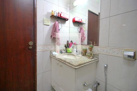Banheiro de casa à venda com 4 quartos, 160m² em Floresta, Belo Horizonte