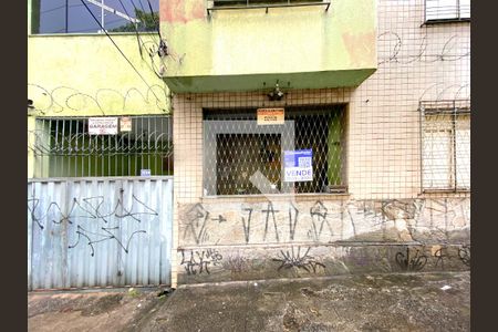 Facahda de casa à venda com 4 quartos, 160m² em Floresta, Belo Horizonte