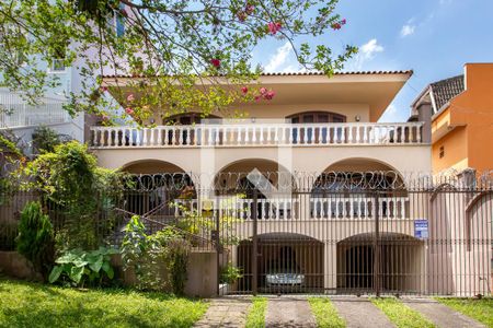 Fachada de casa para alugar com 9 quartos, 580m² em Guabirotuba, Curitiba