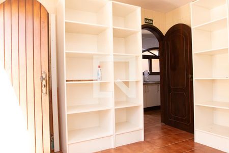 Área de Serviço de casa para alugar com 9 quartos, 580m² em Guabirotuba, Curitiba
